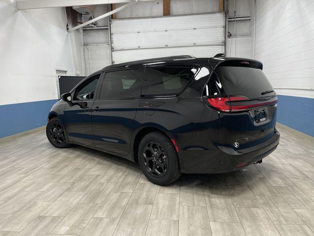 used 2022 Chrysler Pacifica Hybrid car, priced at $30,795