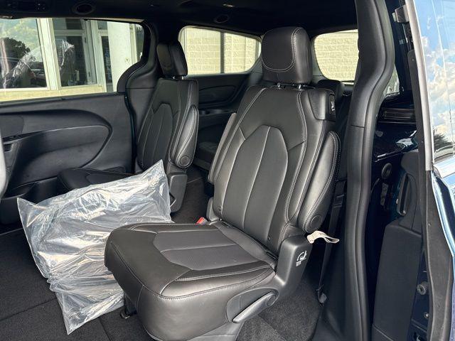 new 2025 Chrysler Pacifica car, priced at $48,644