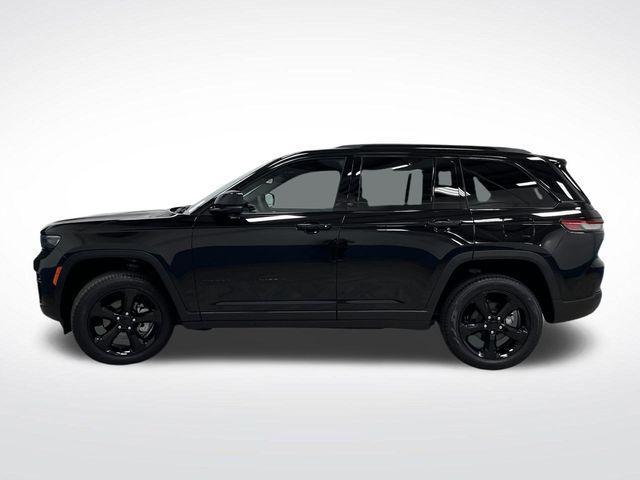 used 2024 Jeep Grand Cherokee car, priced at $39,499