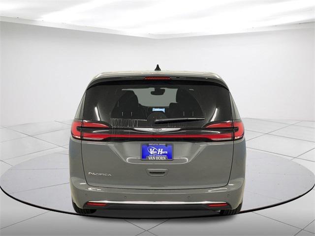 new 2025 Chrysler Pacifica car, priced at $45,920