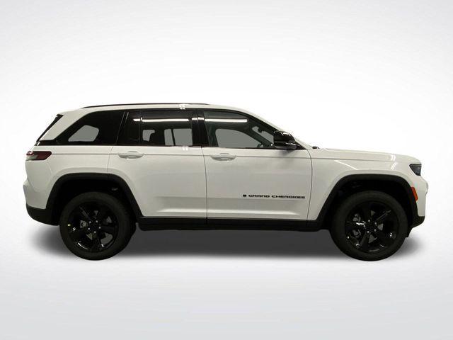 new 2025 Jeep Grand Cherokee car, priced at $42,619