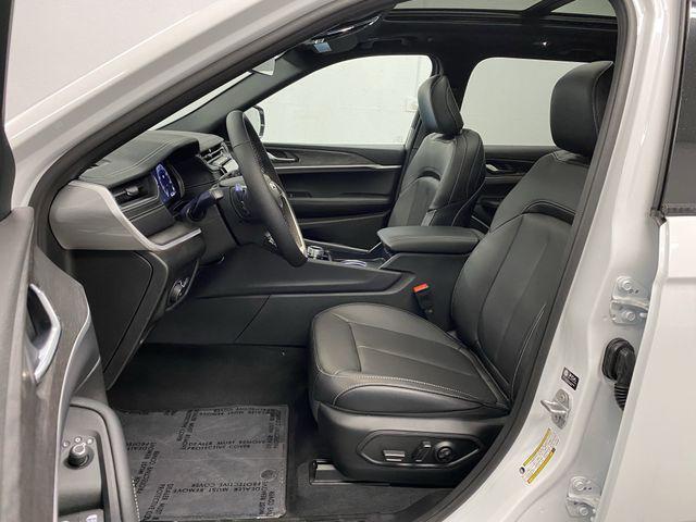 new 2025 Jeep Grand Cherokee car, priced at $47,828