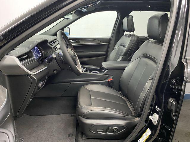 new 2025 Jeep Grand Cherokee car, priced at $50,446