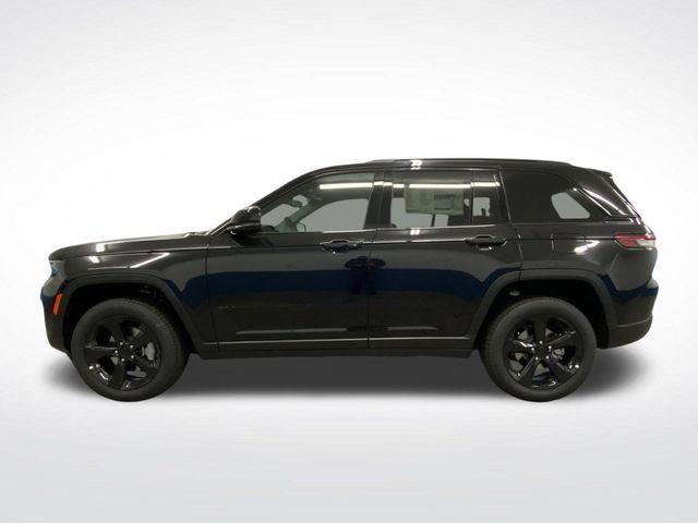 new 2025 Jeep Grand Cherokee car, priced at $50,446