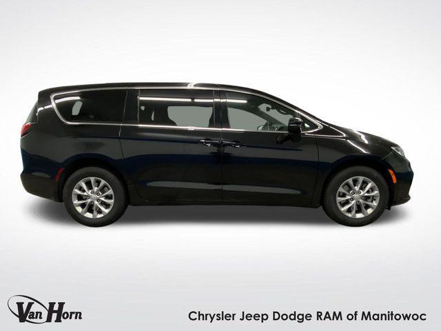 new 2025 Chrysler Pacifica car, priced at $44,368