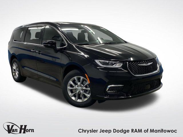 new 2025 Chrysler Pacifica car, priced at $43,028