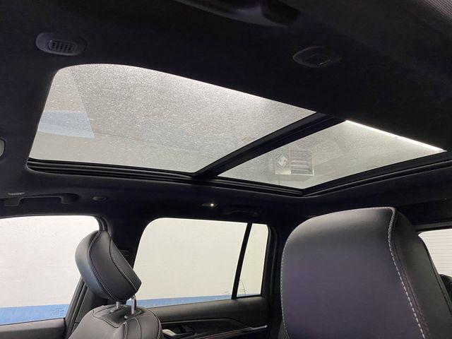 new 2025 Jeep Grand Cherokee car, priced at $42,980