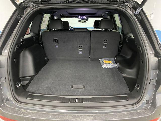 new 2025 Jeep Grand Cherokee car, priced at $42,980