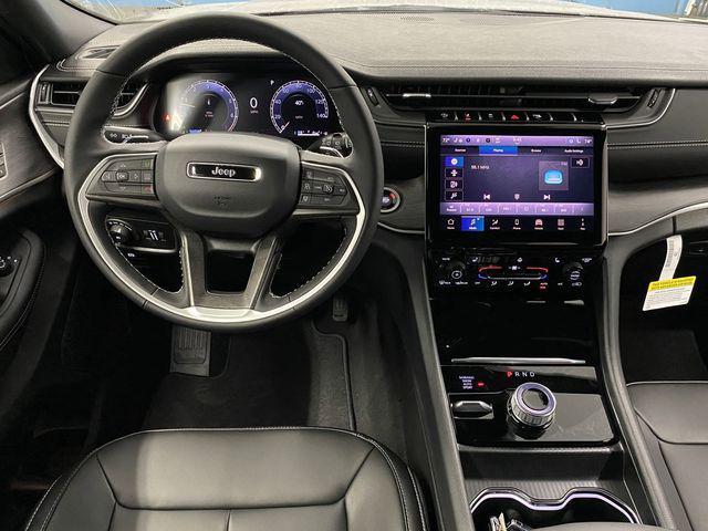 new 2025 Jeep Grand Cherokee car, priced at $42,980