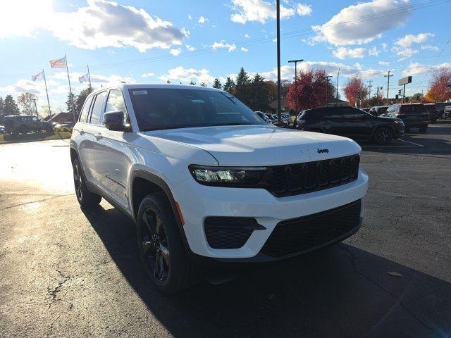 new 2025 Jeep Grand Cherokee car, priced at $42,619