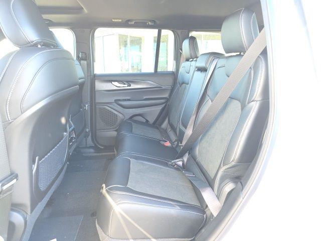 new 2025 Jeep Grand Cherokee car, priced at $42,619