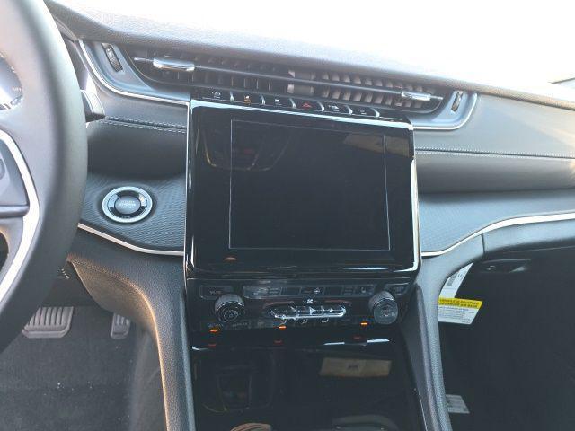 new 2025 Jeep Grand Cherokee car, priced at $42,619