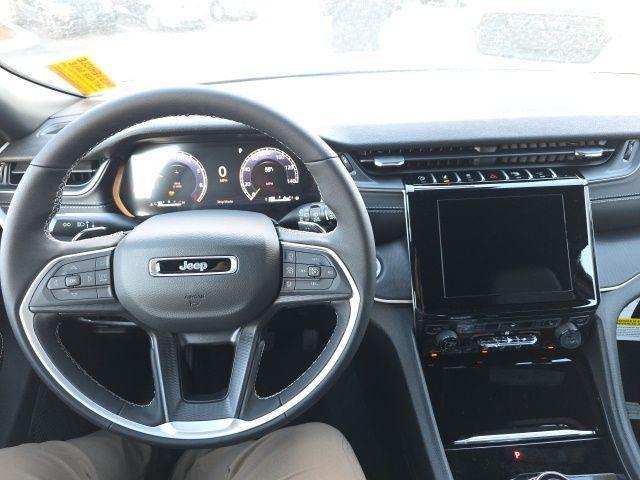 new 2025 Jeep Grand Cherokee car, priced at $42,619