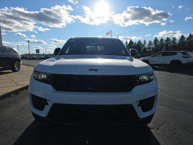 new 2025 Jeep Grand Cherokee car, priced at $42,619