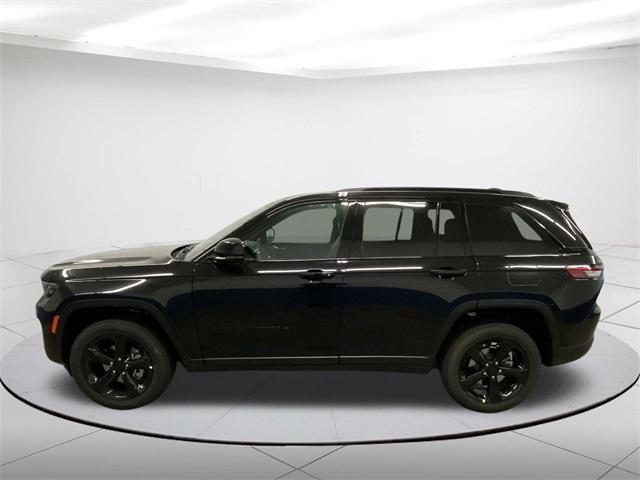 new 2025 Jeep Grand Cherokee car, priced at $44,903