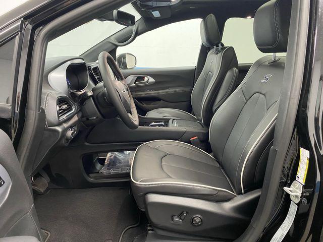 new 2026 Chrysler Pacifica car, priced at $50,902