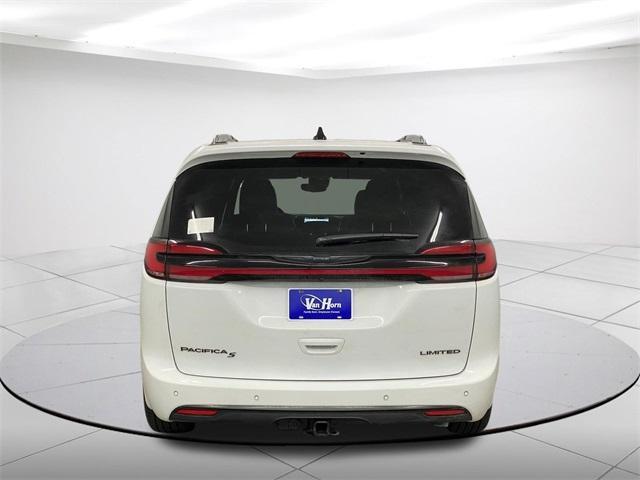 new 2024 Chrysler Pacifica car, priced at $47,712