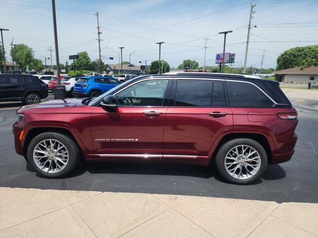used 2022 Jeep Grand Cherokee car, priced at $34,990
