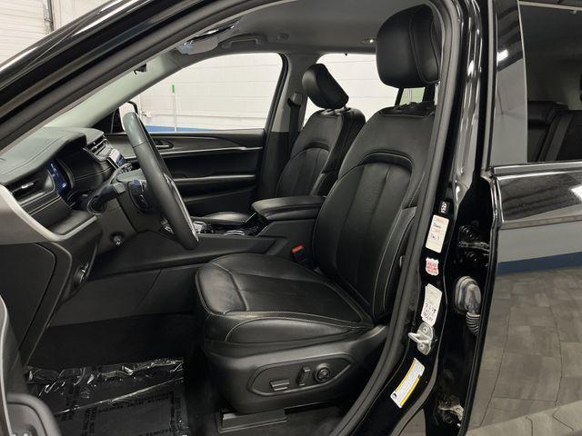 used 2023 Jeep Grand Cherokee car, priced at $28,999