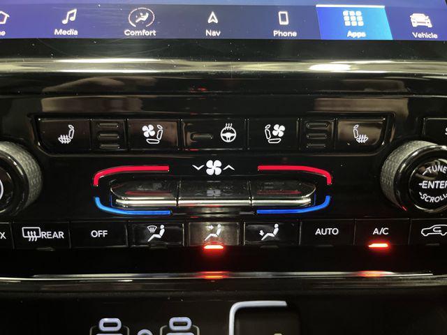 used 2023 Jeep Grand Cherokee car, priced at $28,999