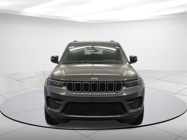 new 2025 Jeep Grand Cherokee car, priced at $41,028