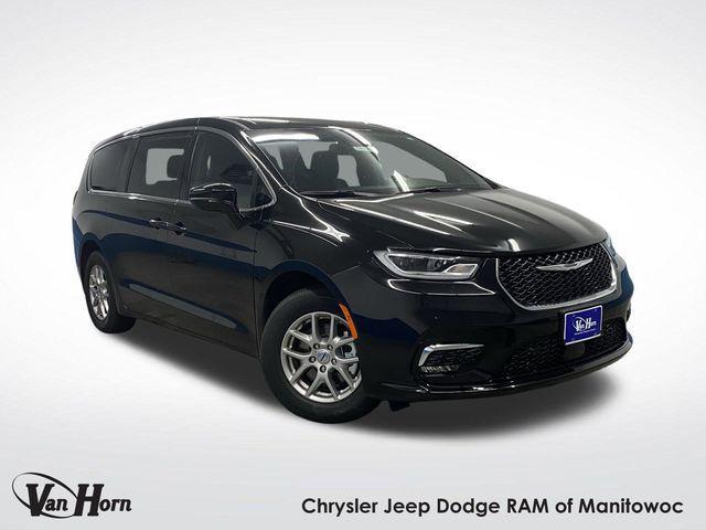 new 2025 Chrysler Pacifica car, priced at $37,597