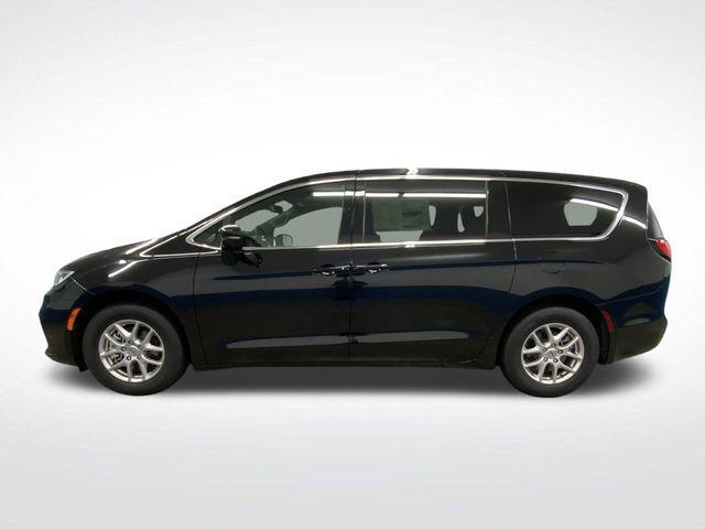 new 2025 Chrysler Pacifica car, priced at $38,097