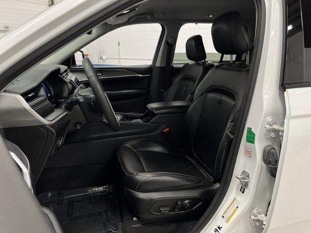 used 2023 Jeep Grand Cherokee car, priced at $33,000