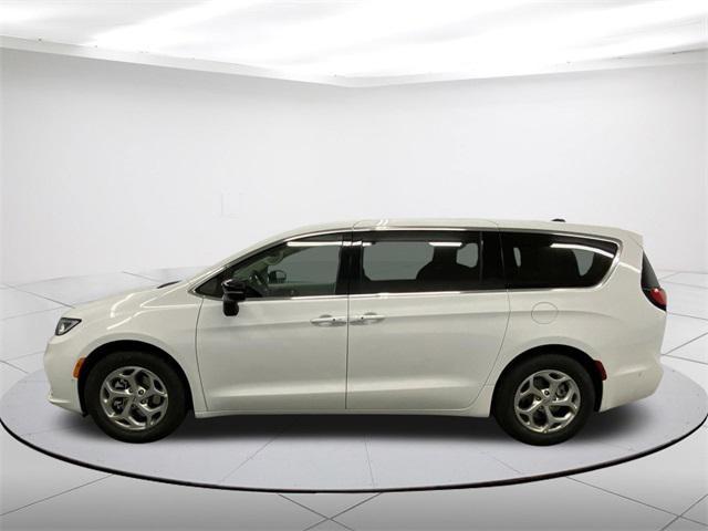 new 2024 Chrysler Pacifica car, priced at $42,940