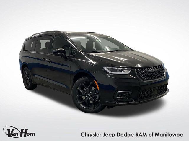 new 2026 Chrysler Pacifica car, priced at $46,253