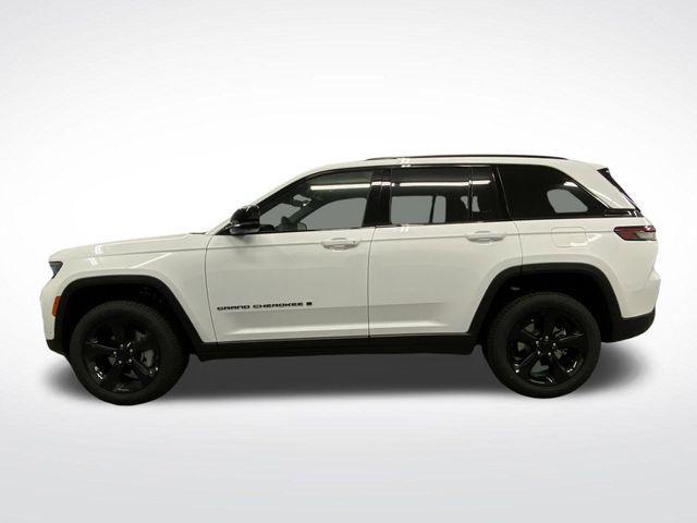 new 2025 Jeep Grand Cherokee car, priced at $50,973