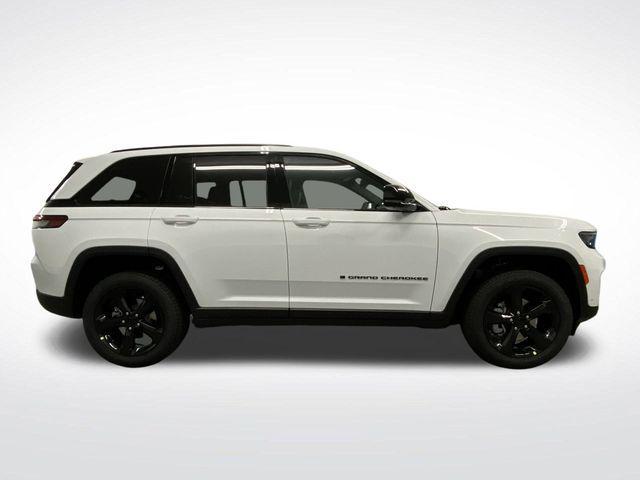new 2025 Jeep Grand Cherokee car, priced at $50,973