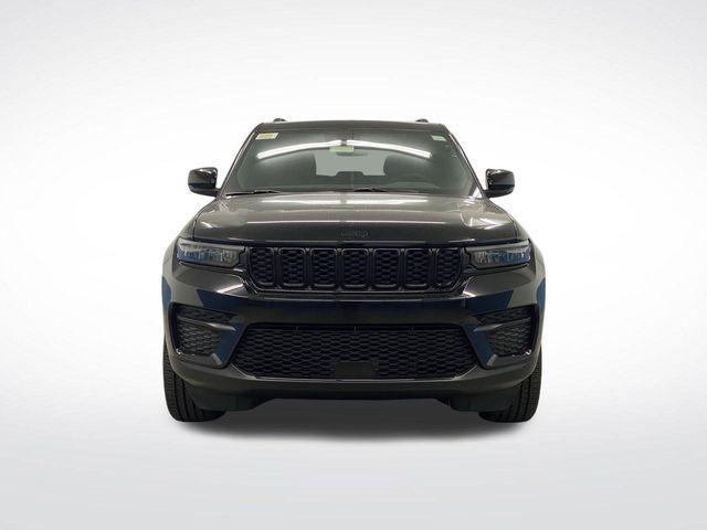 new 2025 Jeep Grand Cherokee car, priced at $43,637