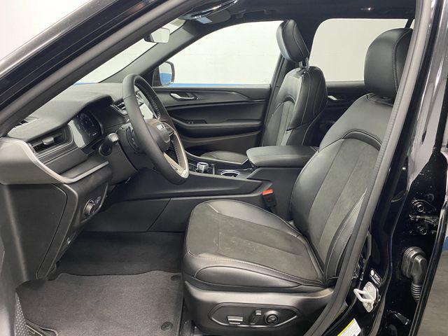 new 2025 Jeep Grand Cherokee car, priced at $43,637