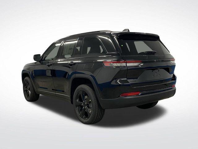 new 2025 Jeep Grand Cherokee car, priced at $43,637