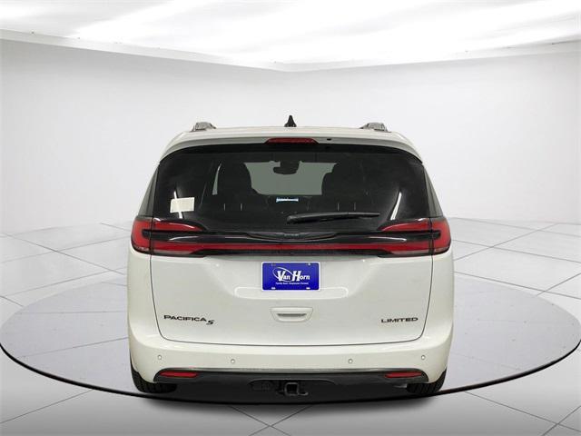 new 2024 Chrysler Pacifica car, priced at $42,462