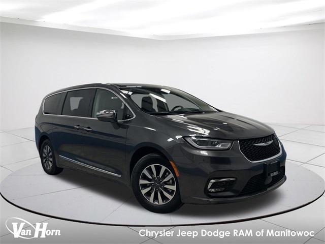 used 2022 Chrysler Pacifica Hybrid car, priced at $32,749