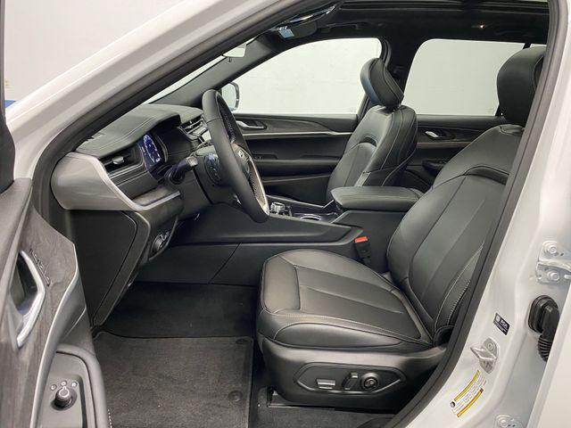 new 2025 Jeep Grand Cherokee car, priced at $42,887