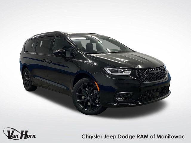 new 2026 Chrysler Pacifica car, priced at $53,301