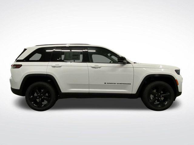 new 2025 Jeep Grand Cherokee car, priced at $51,473