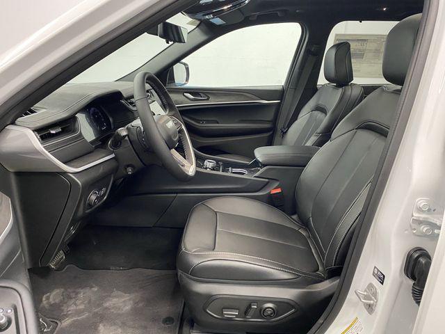 new 2025 Jeep Grand Cherokee car, priced at $51,473