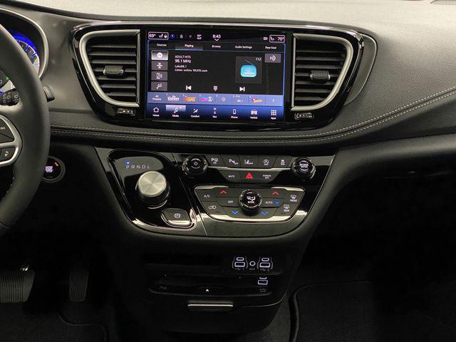 new 2025 Chrysler Pacifica car, priced at $46,991
