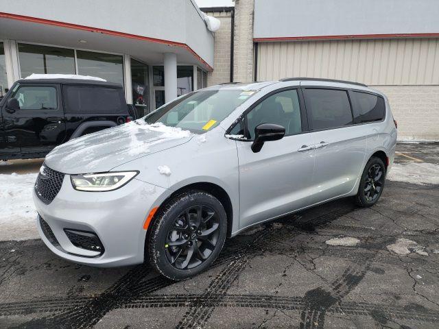 new 2026 Chrysler Pacifica car, priced at $50,333