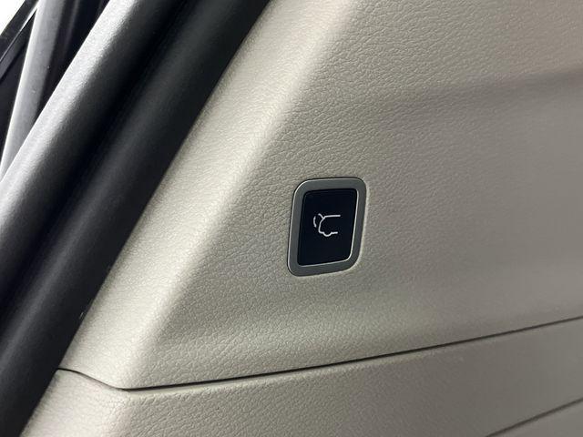 used 2020 Chrysler Pacifica car, priced at $23,999