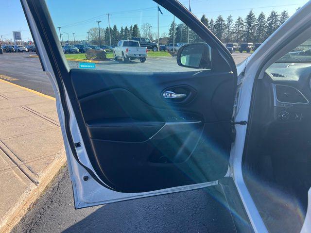 used 2020 Jeep Cherokee car, priced at $17,249