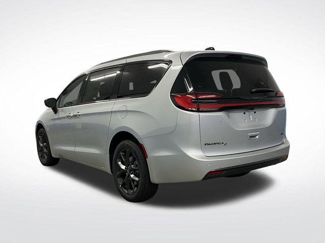 new 2026 Chrysler Pacifica car, priced at $46,423