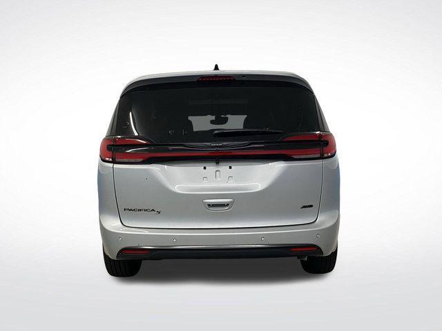 new 2026 Chrysler Pacifica car, priced at $46,423