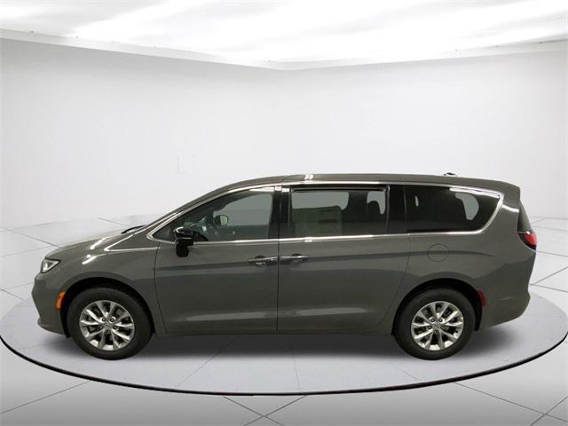 new 2025 Chrysler Pacifica car, priced at $48,915