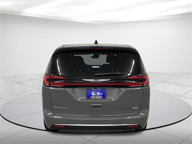 new 2025 Chrysler Pacifica car, priced at $48,915