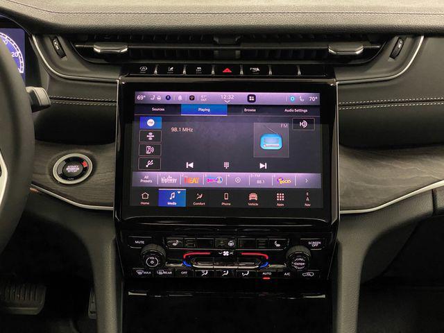 new 2025 Jeep Grand Cherokee car, priced at $45,932